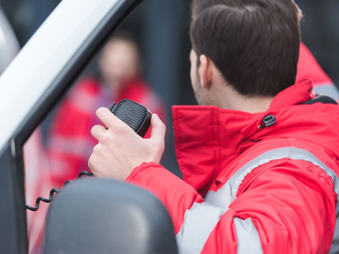 Εξειδικευμένο προσωπικό για διακομιδές ασθενών με ασθενοφόρο